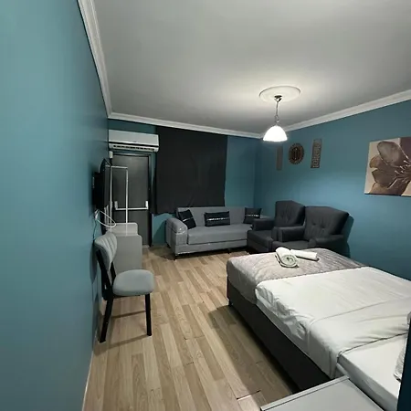 מלון דירות Ada 4*